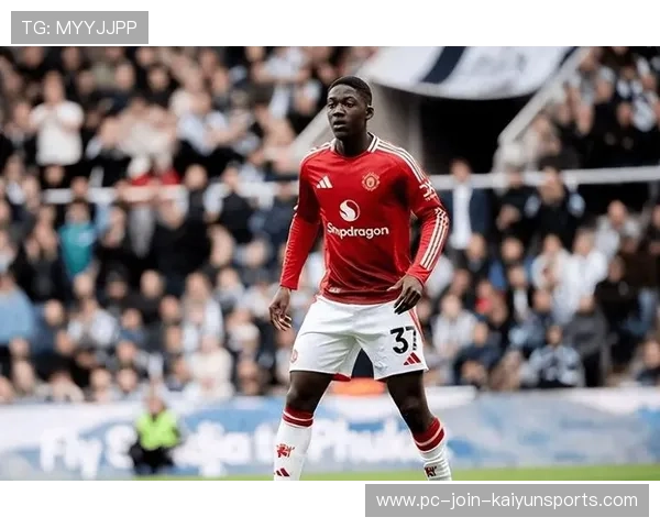 曼联超新星或将租借加盟那不勒斯提升个人发展并争取更多出场机会 曼联超新星或将租借加盟那不勒斯提升个人发展并争取更多出场机会