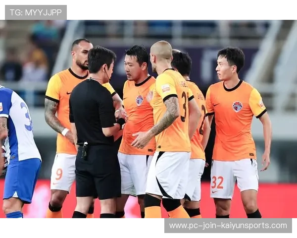 争议判罚集锦:裁判尺度是否在悄悄改变比赛走向? 争议判罚集锦:裁判尺度是否在悄悄改变比赛走向?