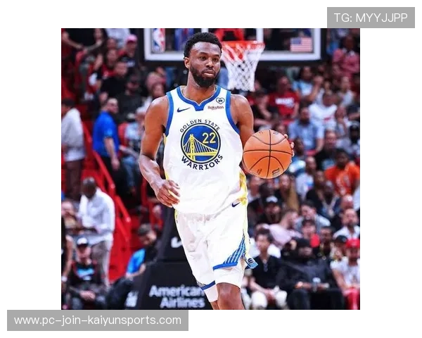 勇士汤普森关键三分连续命中锁定比赛 勇士汤普森关键三分连续命中锁定比赛