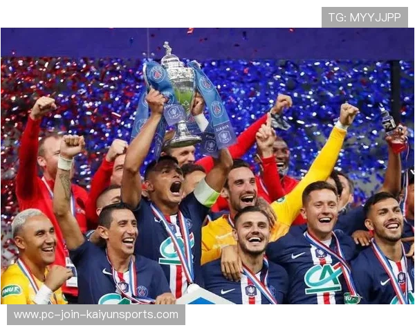 巴黎通过高位逼抢赢得更多前场机会,攻势凌厉 巴黎通过高位逼抢赢得更多前场机会,攻势凌厉